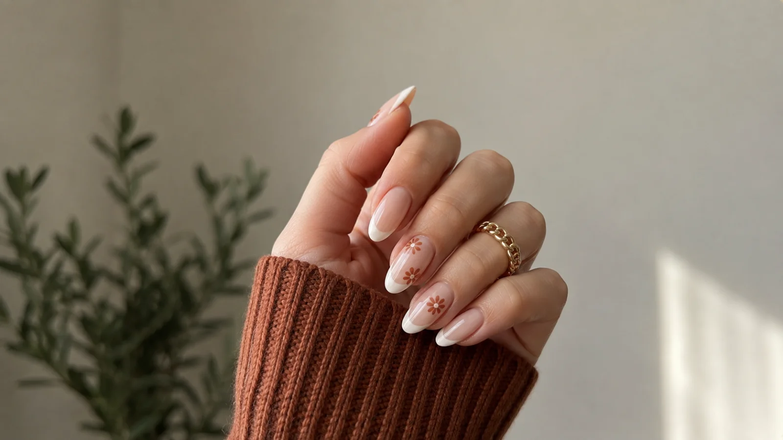 простий осінній манікюр у винному відтінку